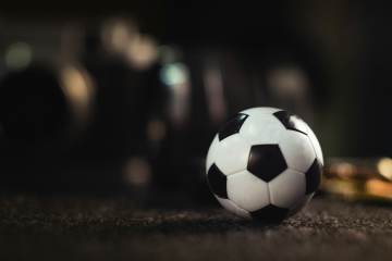 世界杯制造进球数据榜：传奇与现役的巅峰对话 梅西独领风骚（配图示意）